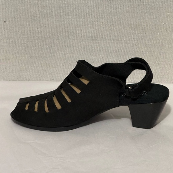 Munro Slingback Strappy Heels - size 9 - Picture 3 of 9